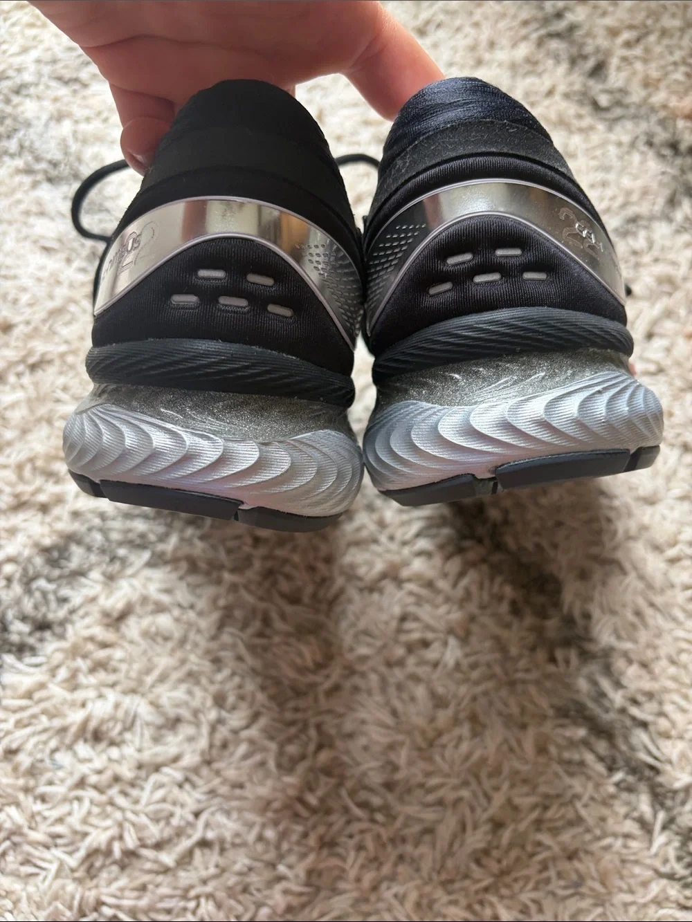 NWOT ASICS Gel-Nimbus 22 Running Shoes